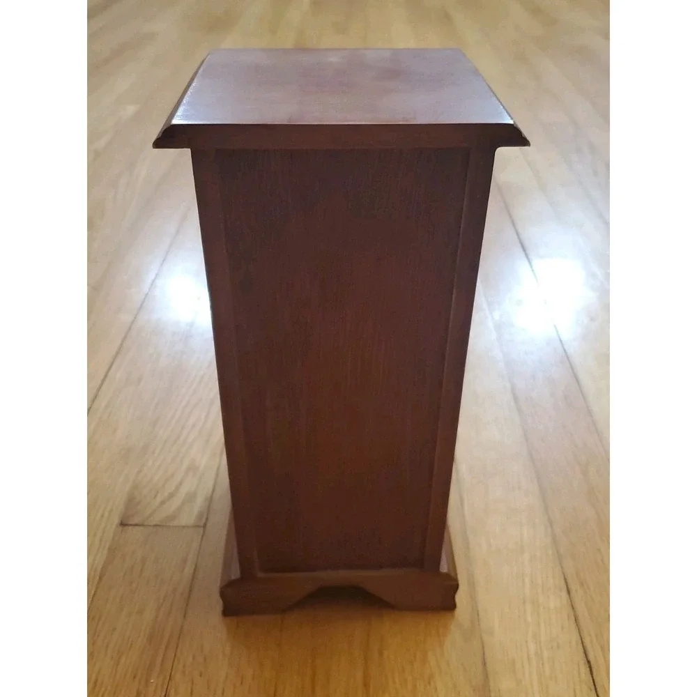 The Unbranded Brand vintage standing